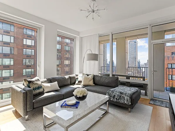 15 W 61st St #24D, New York, NY 10023