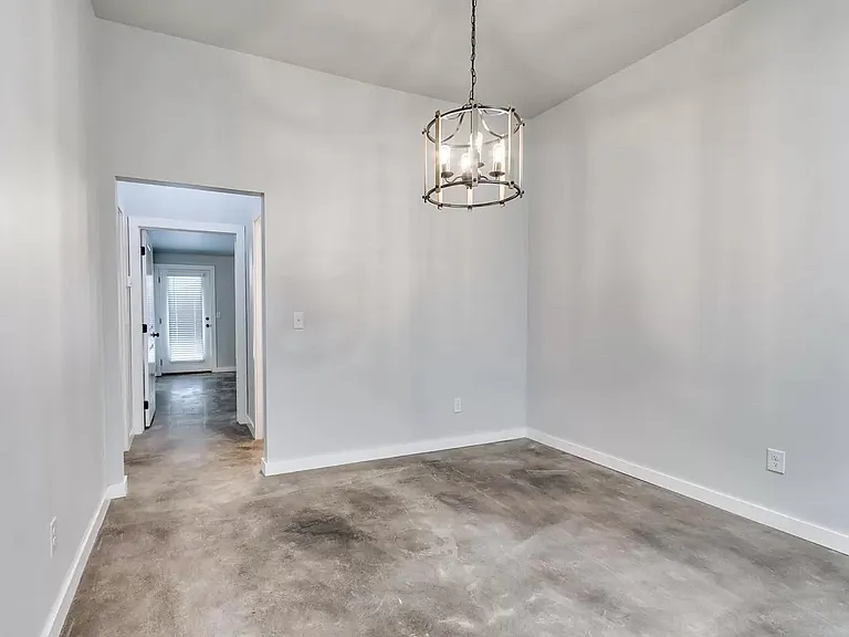 816 Coles Crk — Photo 13