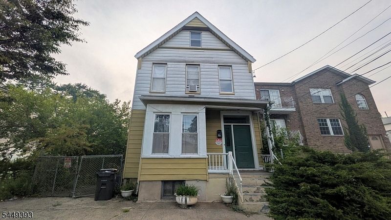 1st image of 277 S 9Th St
