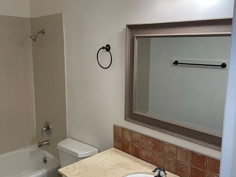 4700 Dexter Dr — Photo 11