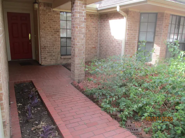 25 Dover Dr, Conroe, TX 77304