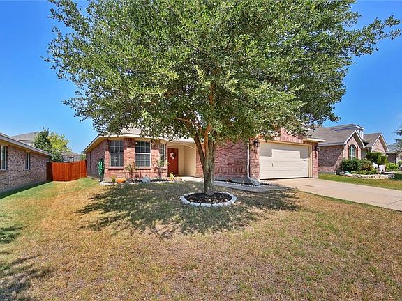 5th image of 1020 Oak Hollow Ln