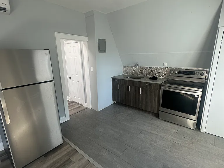 157 Buena Vista Ave #33 — Photo 3