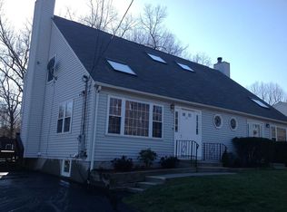 21 Dixfield St, Worcester, MA 01606