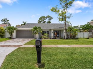14068 Greentree Dr, Wellington, FL 33414