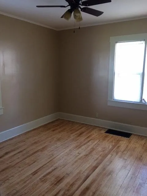 3 bed, 968 sqft, $1,200 — Photo 2