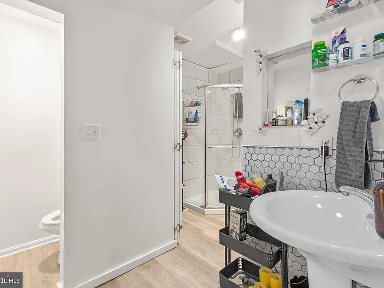 809 Caroline St — Photo 10