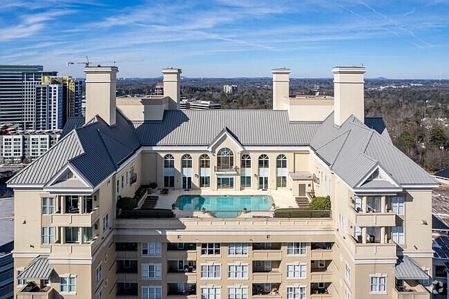 1st image of 3334 Peachtree Rd NE APT 404