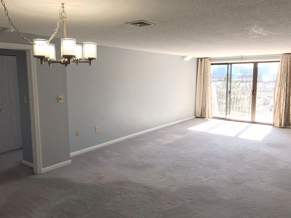 1st image of 30-1 Revere Beach Pkwy #509