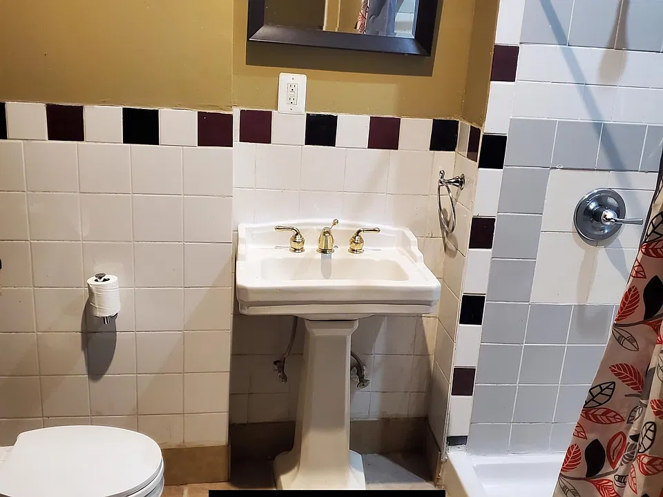 3847 Page Blvd #4