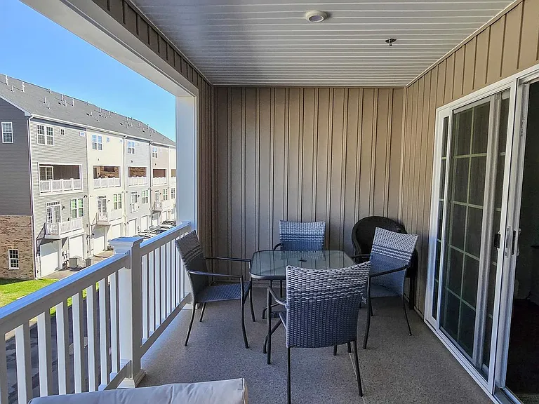 5426 Greenpoint Ln — Photo 30