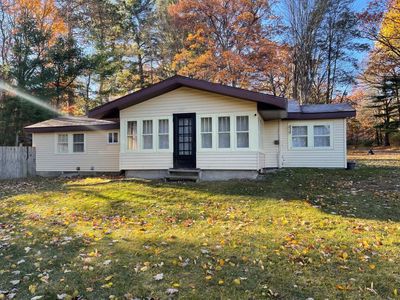 117 Russell Ave, Houghton Lake, MI, 48629