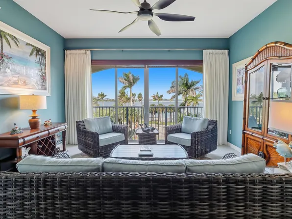 36 HARBOUR ISLE Drive W #304, Fort Pierce, FL 34949