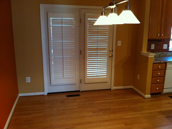 Dining area (deck outside)