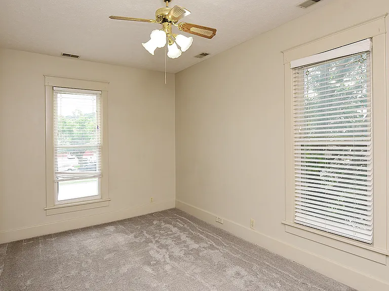 615 Willow Ave #2 — Photo 17