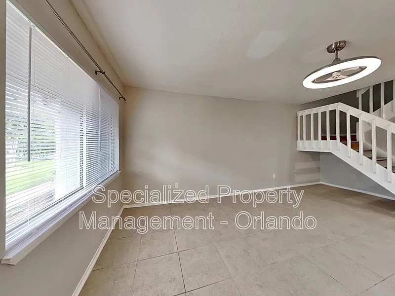 2 bed, 1.5 bath, 1061 sqft, $1,399 — Photo 2