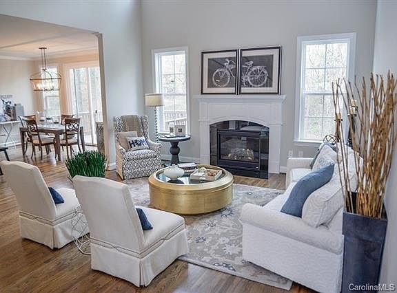 5th image of 541 Elizabeth Lee Dr NW