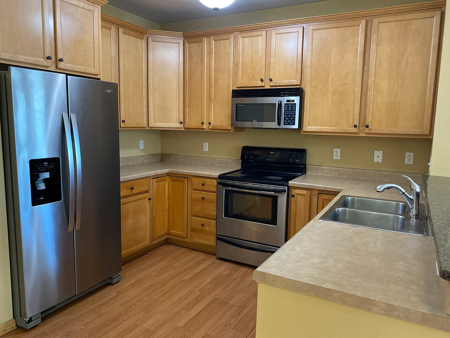 2 bed, 1111 sqft, $1,240 — Photo 4