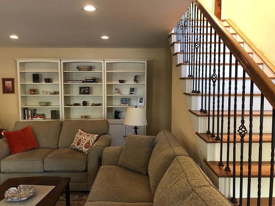 1st image of 306 W 7th St