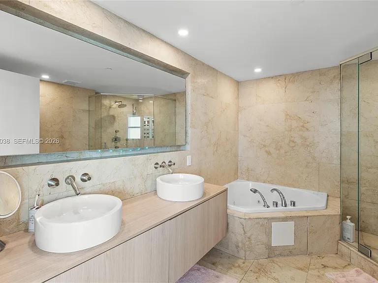 6000 Indian Creek Dr #5B — Photo 23