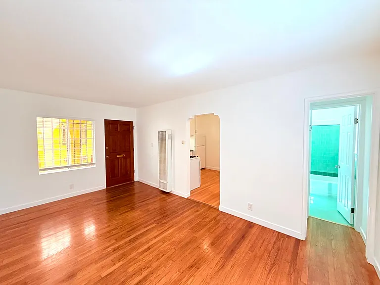 637 E. Rose Avenue — Photo 3