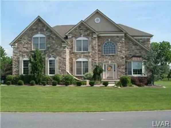 4534 Homestead Dr, Nazareth, PA 18064