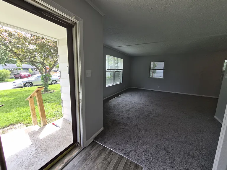 4708 Payton Ave — Photo 6