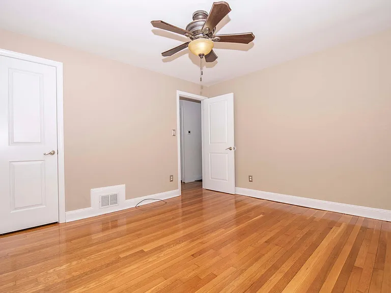 267 Hoover Ave — Photo 15
