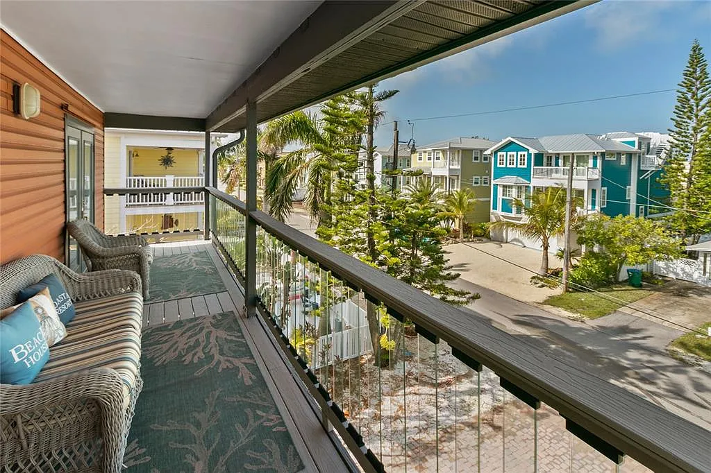 2 bed, 2.0 bath, 1511 sqft, $6,500 — Photo 4