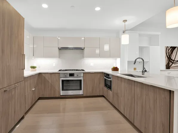 9 Avenue At Port Imperial image 2 of 50