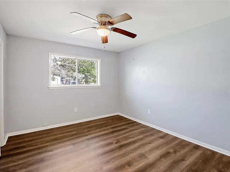 238 Sleepy Hollow Dr — Photo 19