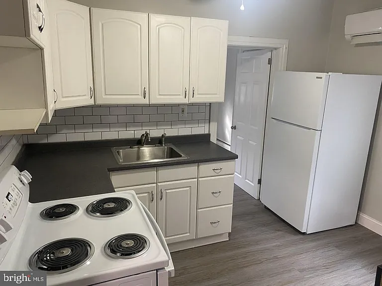 212 Bellevue Ave — Photo 9