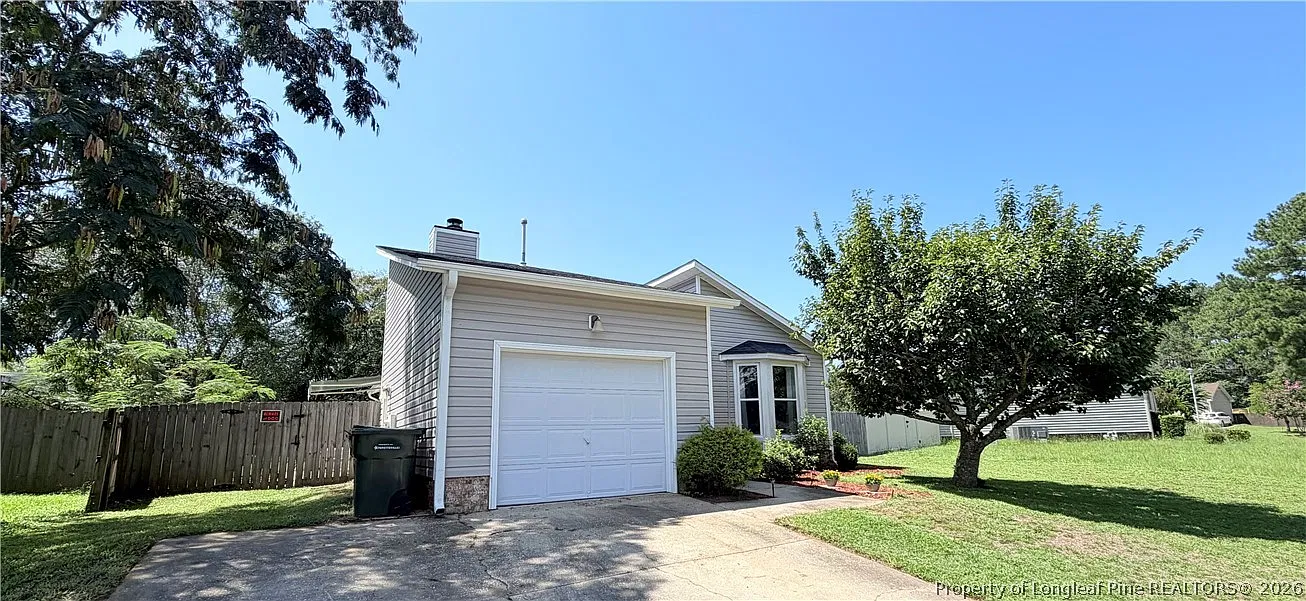 3 bed, 2.0 bath, 1331 sqft, $1,725 — Photo 4