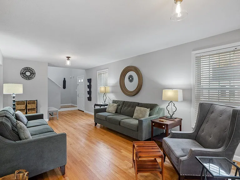 131 Forest Hill Way — Photo 6