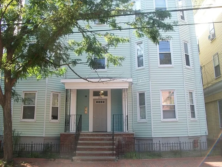 279 Pearl St — Photo 12