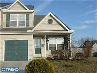 5th image of 672 Warren Dr