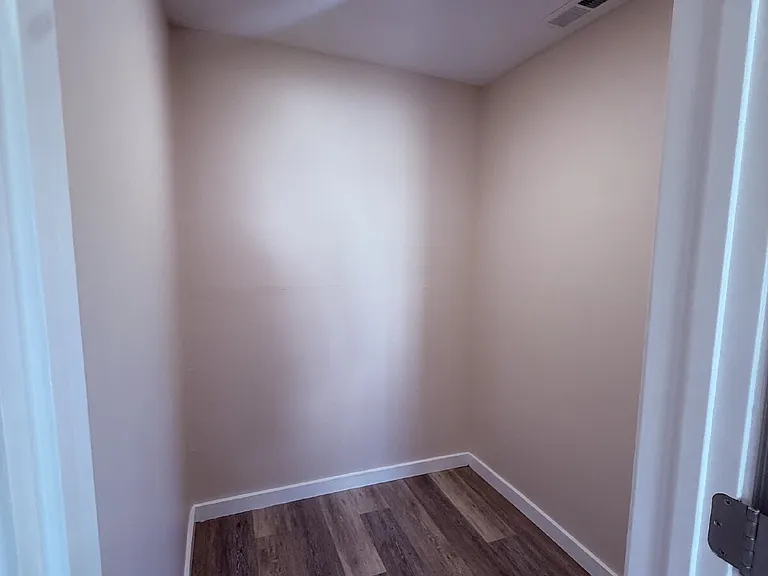 2400 Garfield Ave — Photo 12