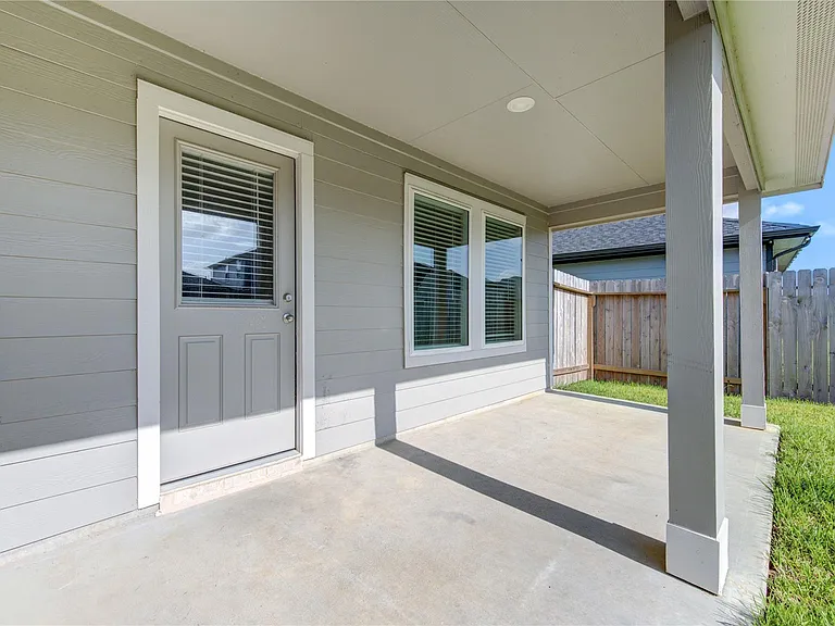 4306 Zeke Estates Ln — Photo 35