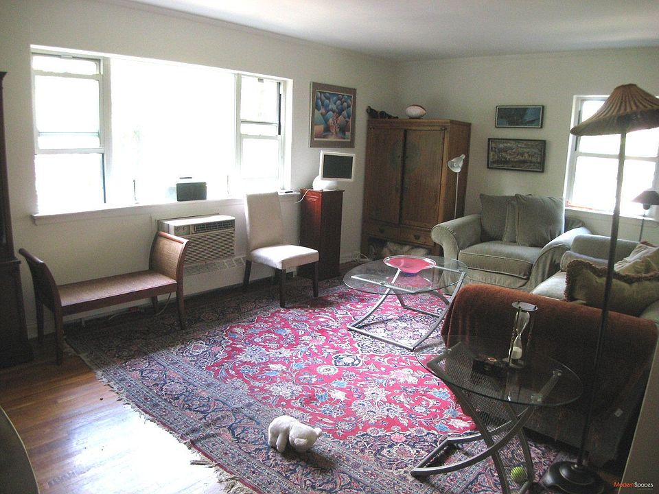 1st image of 19 Oak St