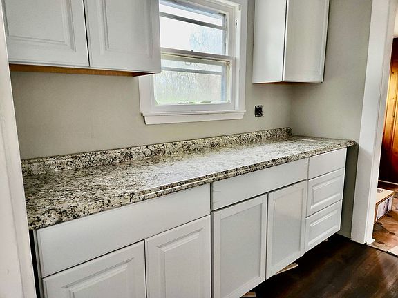 3rd image of 7010 Kensington Ave