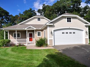 9 Hunters Rdg #9, Granby, CT 06035