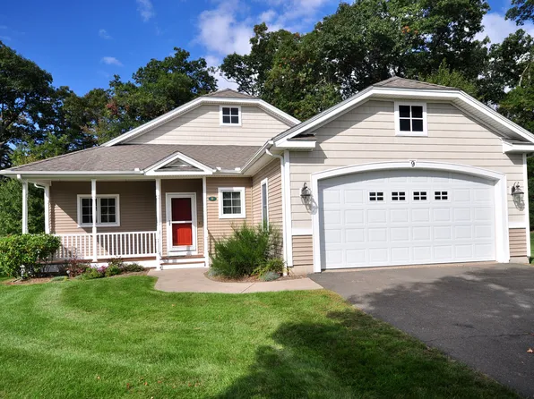 9 Hunters Ridge #9, Granby, CT 06035