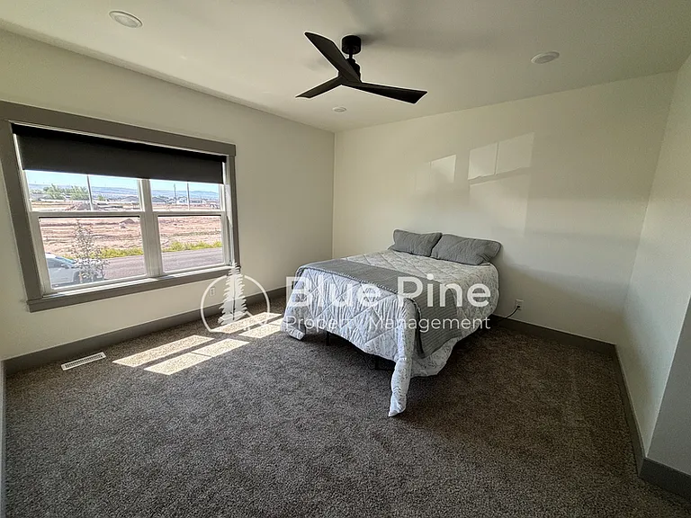 5133 Beach Dr #1 — Photo 10