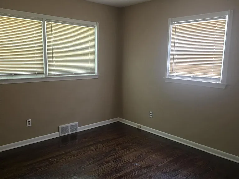 24051 Geneva St — Photo 14