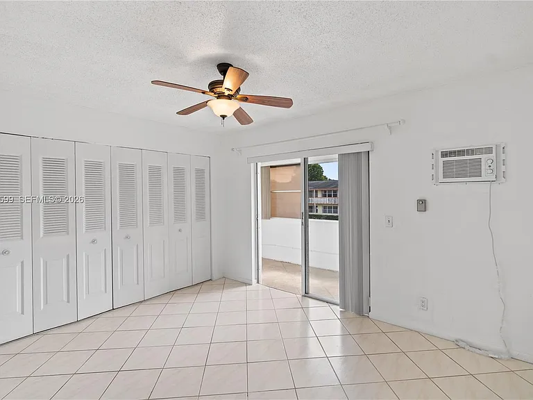 237 Camden E #237-J — Photo 3