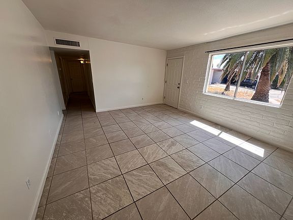 2nd image of 3639 S Yukon Pl