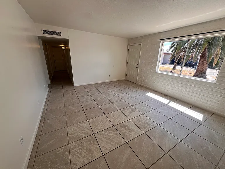 3639 S Yukon Pl — Photo 2