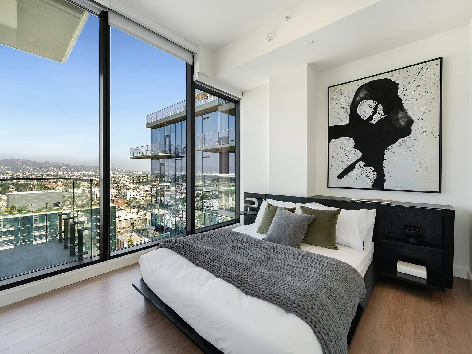 Opus LA — Photo 2