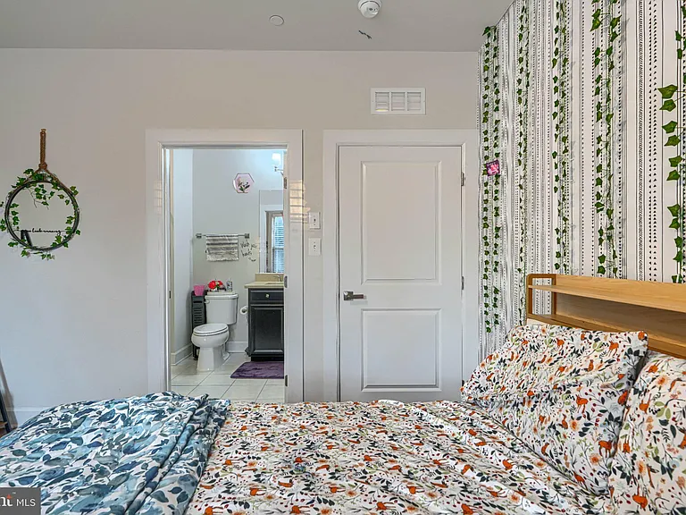 7142 Starmount Way — Photo 35