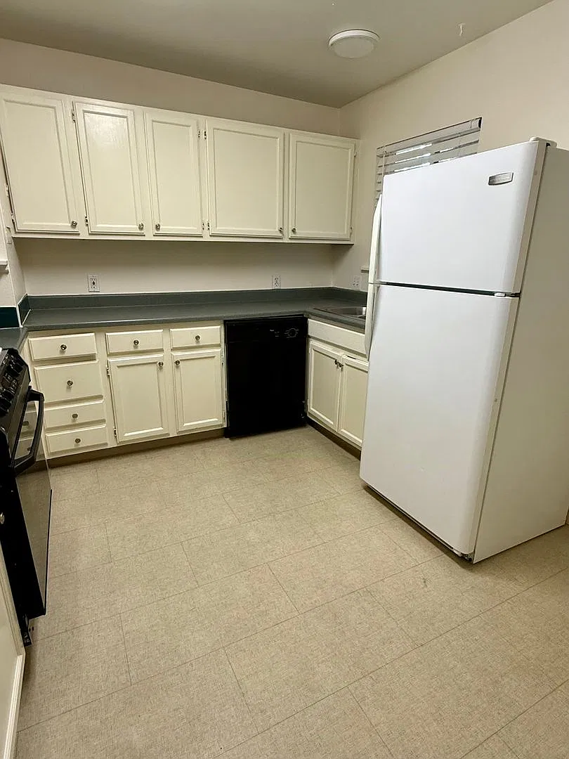 2 Bed in Old Town Lafayette — Photo 3